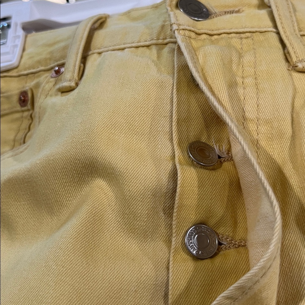 Levi's 501 5 pockets Pale Yellow Denim Jeans with Red Logo Tab MENS Size 32/32 - Picture 9 of 9